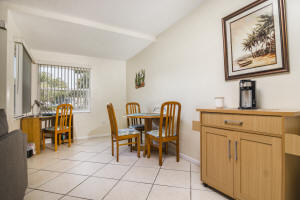 Suite Dining Area