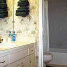 Suite bathroom